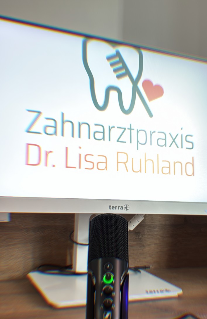 Nick bei der Content-Produktion in einer Zahnarztpraxis